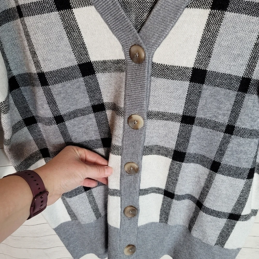 RACHEL ZOE GRAY PLAID V NECK BUTTON UP CARDIGAN SWEATER, SZ SMALL